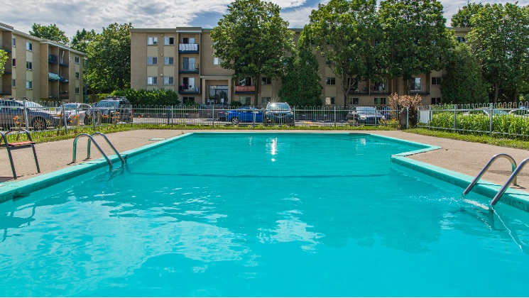 Piscine - Place Bonne Entente à Ste-Foy, Québec